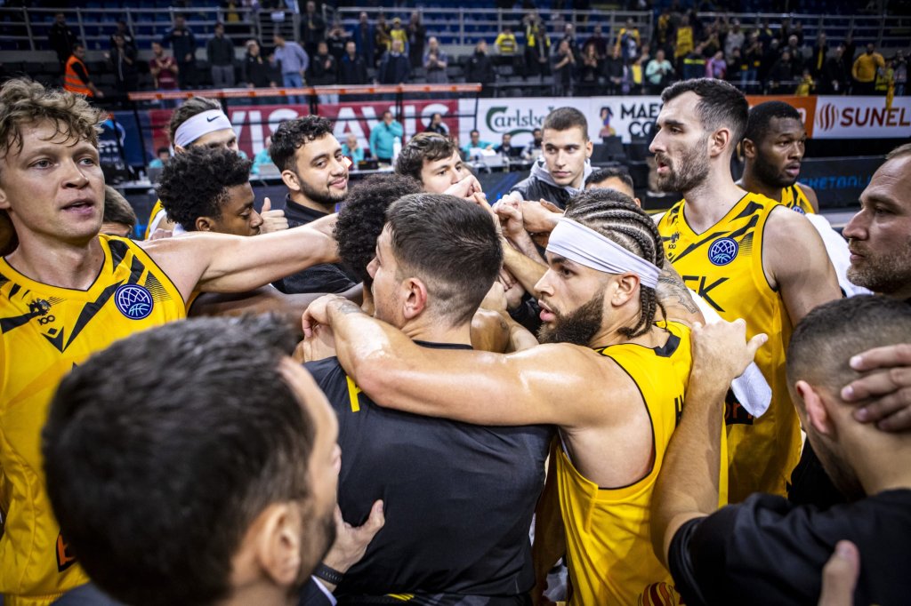 Κάλεσμα της Βασίλισσας για το ματς με τον Άρη