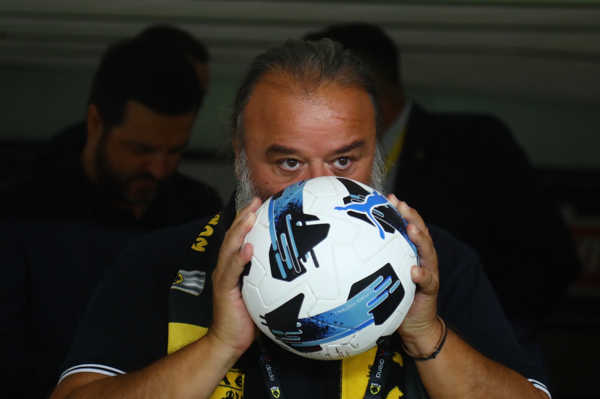 Κατέβηκε στο γήπεδο και πήρε την μπάλα ο Ηλιόπουλος!