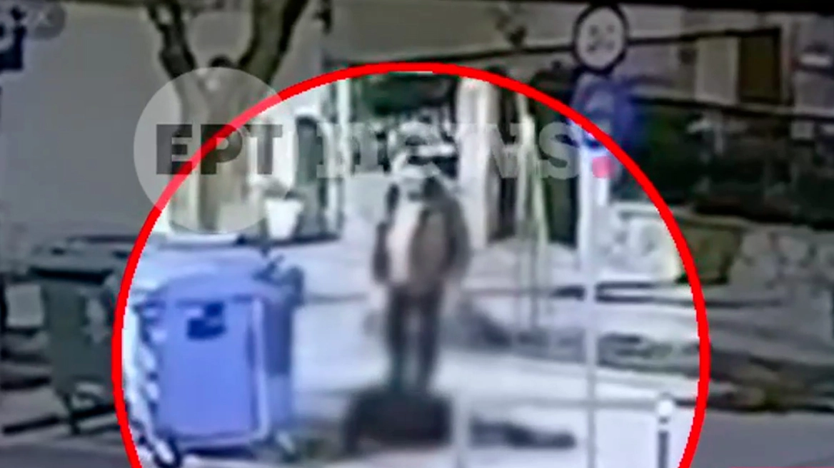 Βίντεο ντοκουμέντο με τον 20χρονο να καταρρέει αιμόφυρτος στη Θεσσαλονίκη αφού τον κυνήγησαν και τον μαχαίρωσαν στην πλάτη