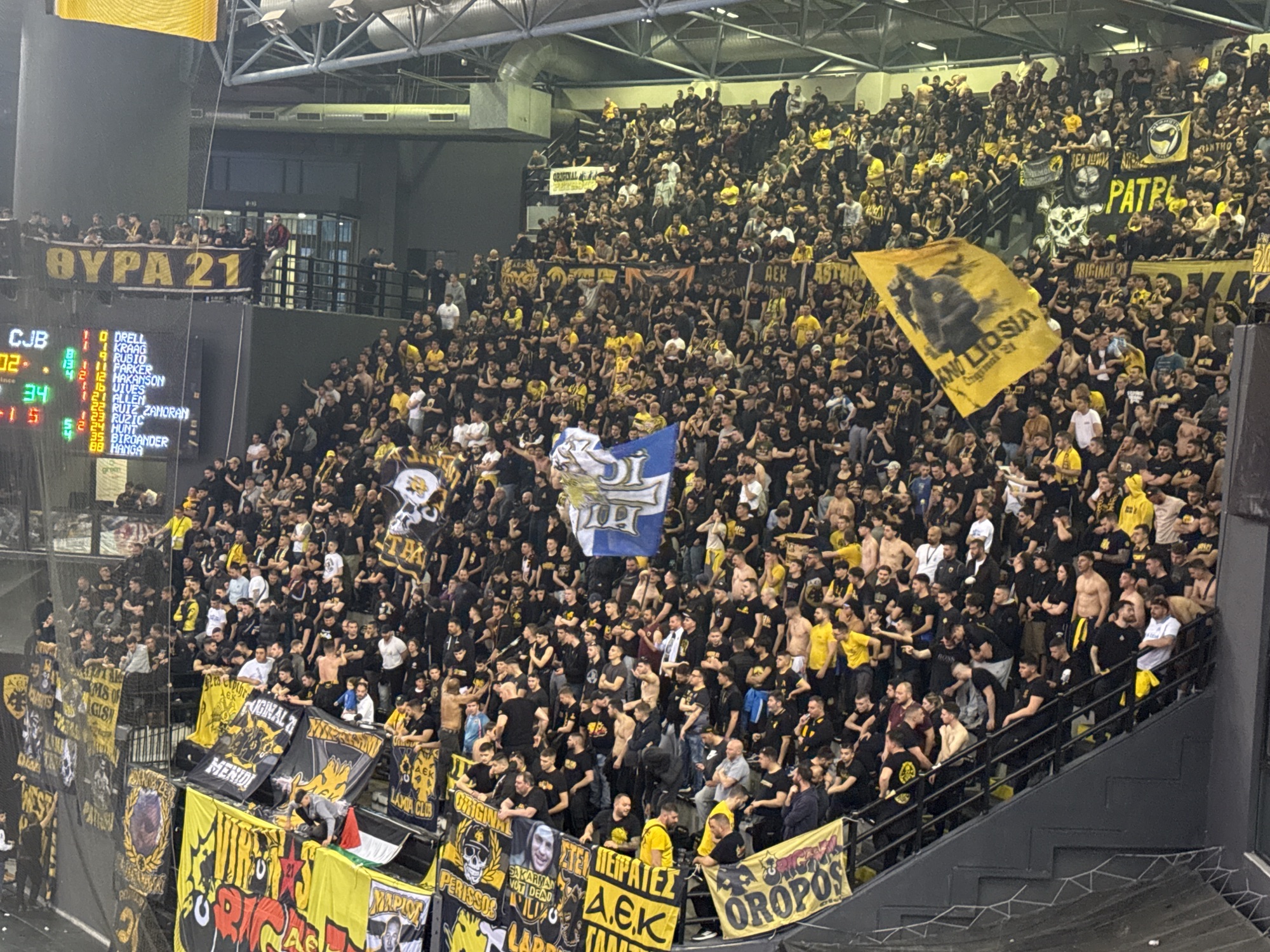 Η «καυτή» ατμόσφαιρα στην SUNEL Arena για το ΑΕΚ – Μπανταλόνα (ΒΙΝΤΕΟ)