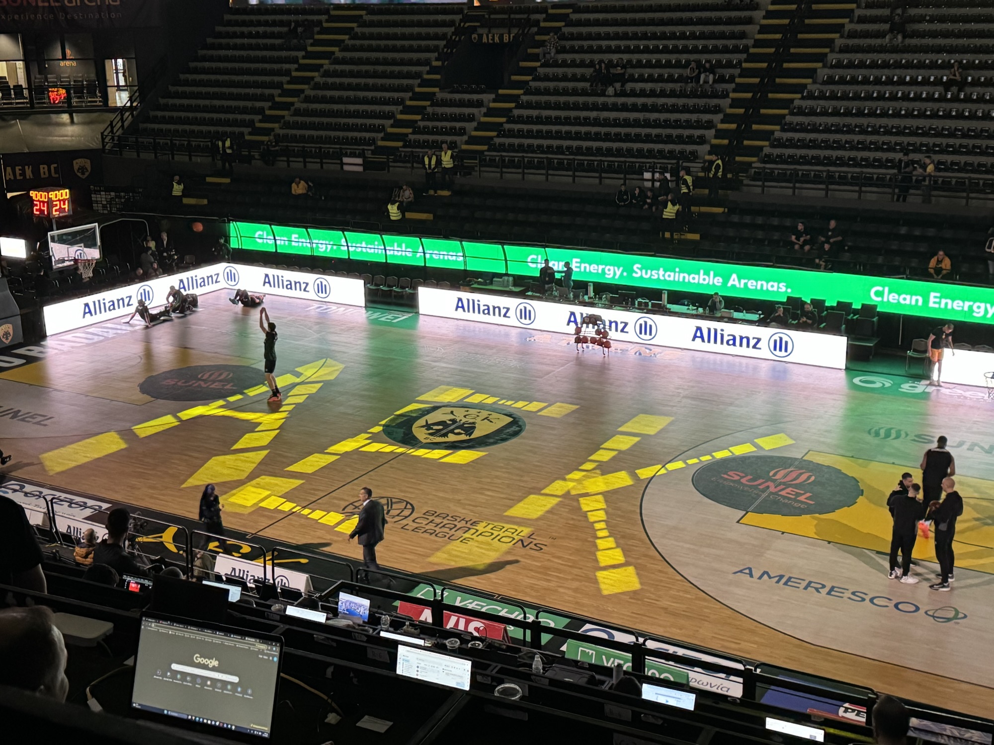 Η SUNEL Arena έγινε στολίδι! Ο νέος εντυπωσιακός φωτισμός (VIDEO)